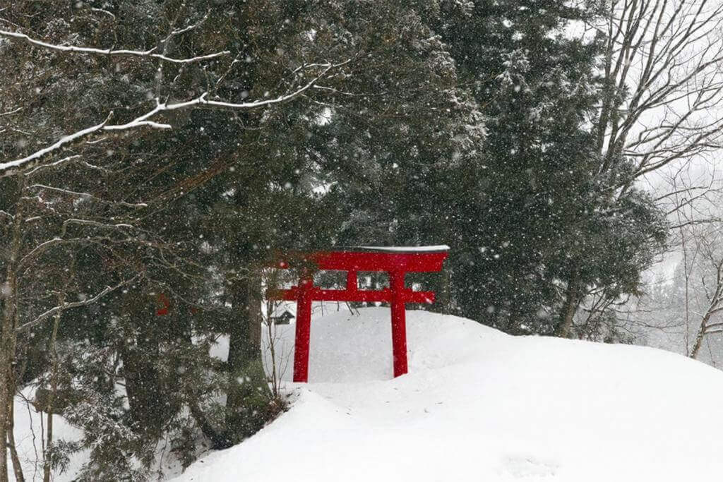 Heavy Snow Fall in Japan = Shutterstock