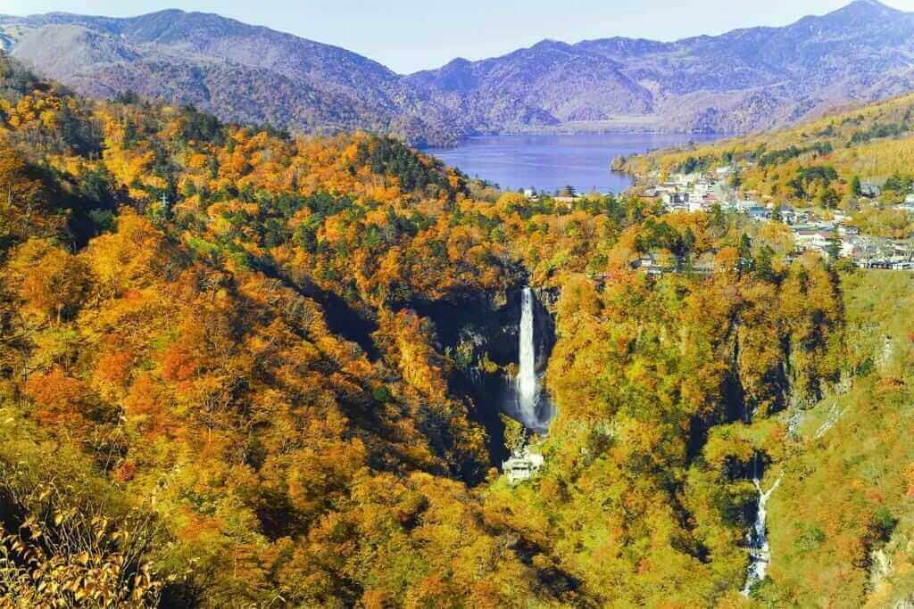 Kegon Falls and Lake Chuzenji in autumn, Nikko, Japan = Adobe Stock
