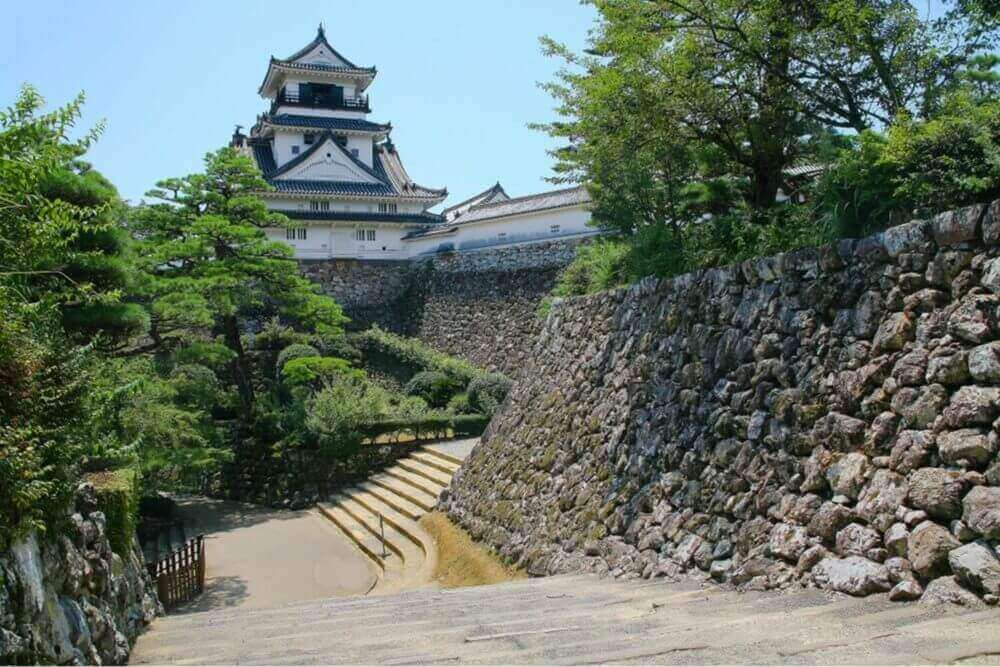 Kochi castle tower, Kochi, Kochi, Japan = Shutterstock