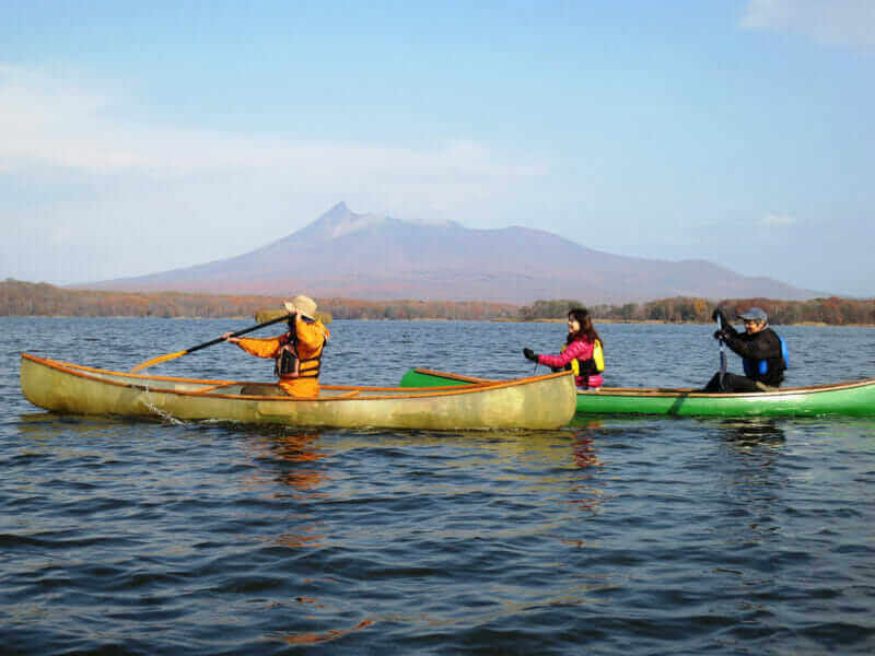 In Onuma Park, you can enjoy various leisure such as canoeing at lake, cycling on lake side