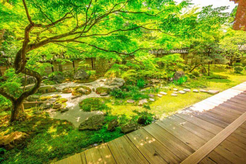 Traditional zen garden in spring season. Eikan-do Temple or Zenrin-ji belongs to the Jodo sect of Japanese Buddhism. Eikando is a popular landmark and Zen Temple in Kyoto, Japan = shutterstock