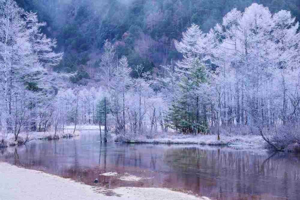 Kamikochi is closed during the winter = SHutterstock