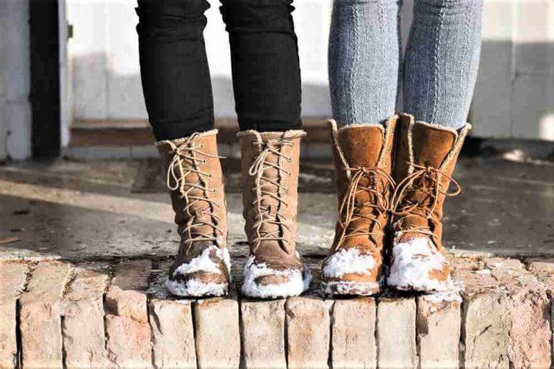 Snow boots= Adobestock