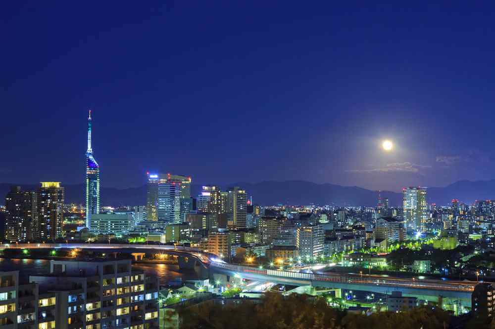 Night view of Momochi seen from Mt. Atago = Photo provided by Fukuoka City