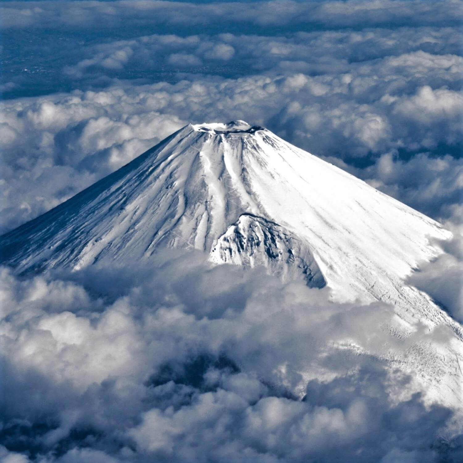 Snow-covered Mt. Fuji 4