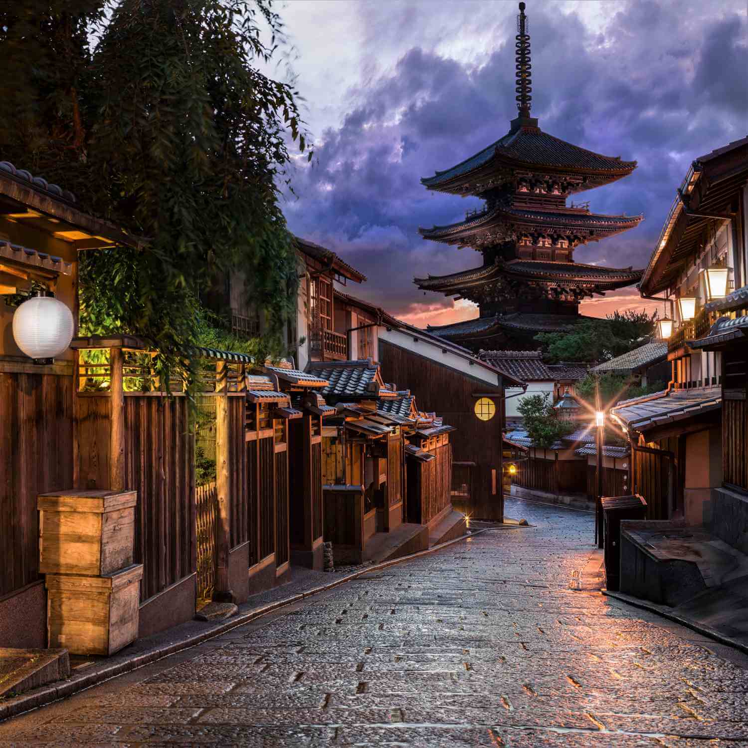 The historic hill roads in Kyoto 10