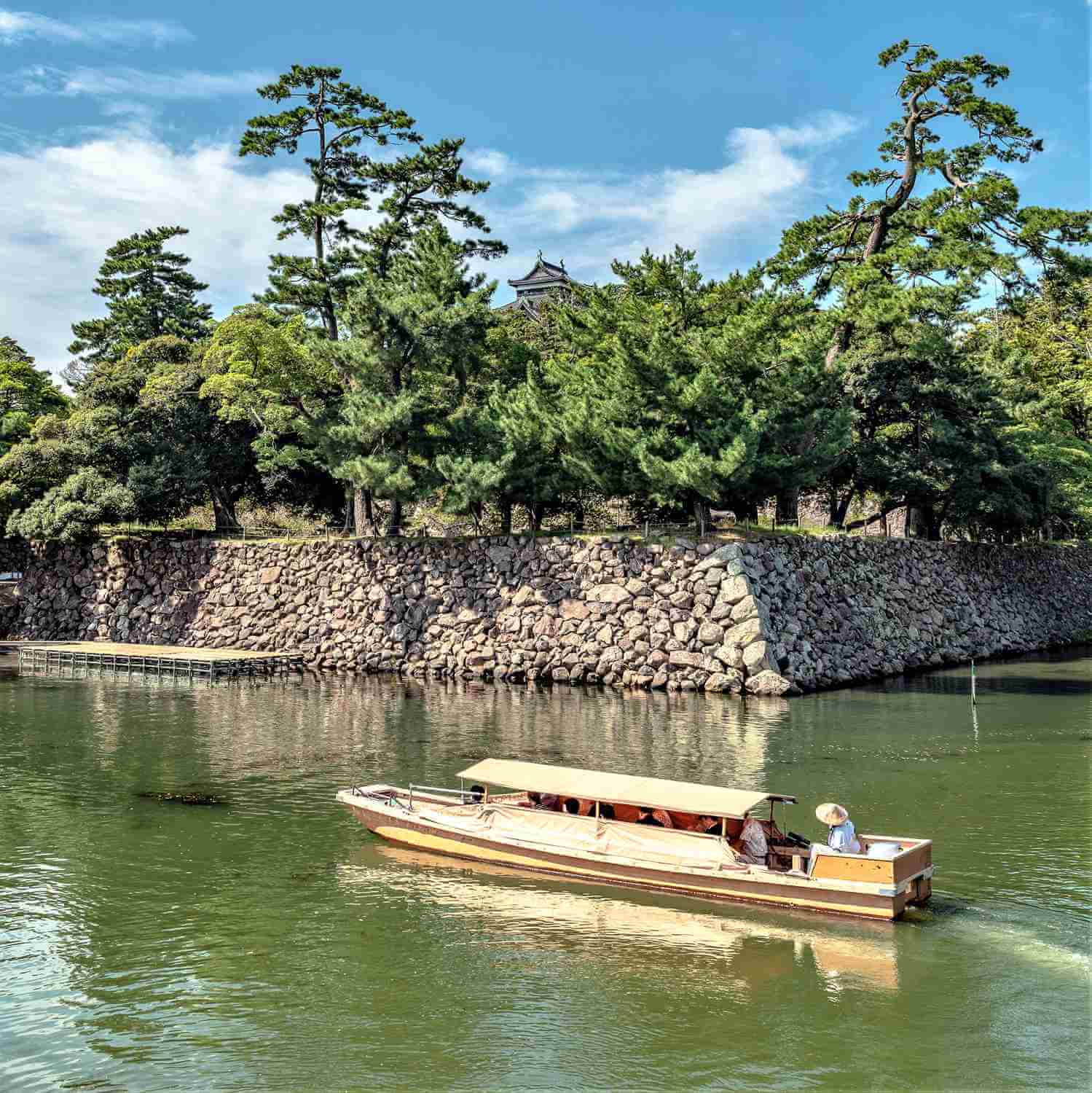 A boat for exploring the moat of Matsue Castle, Shimane Prefecture = Shutterstock