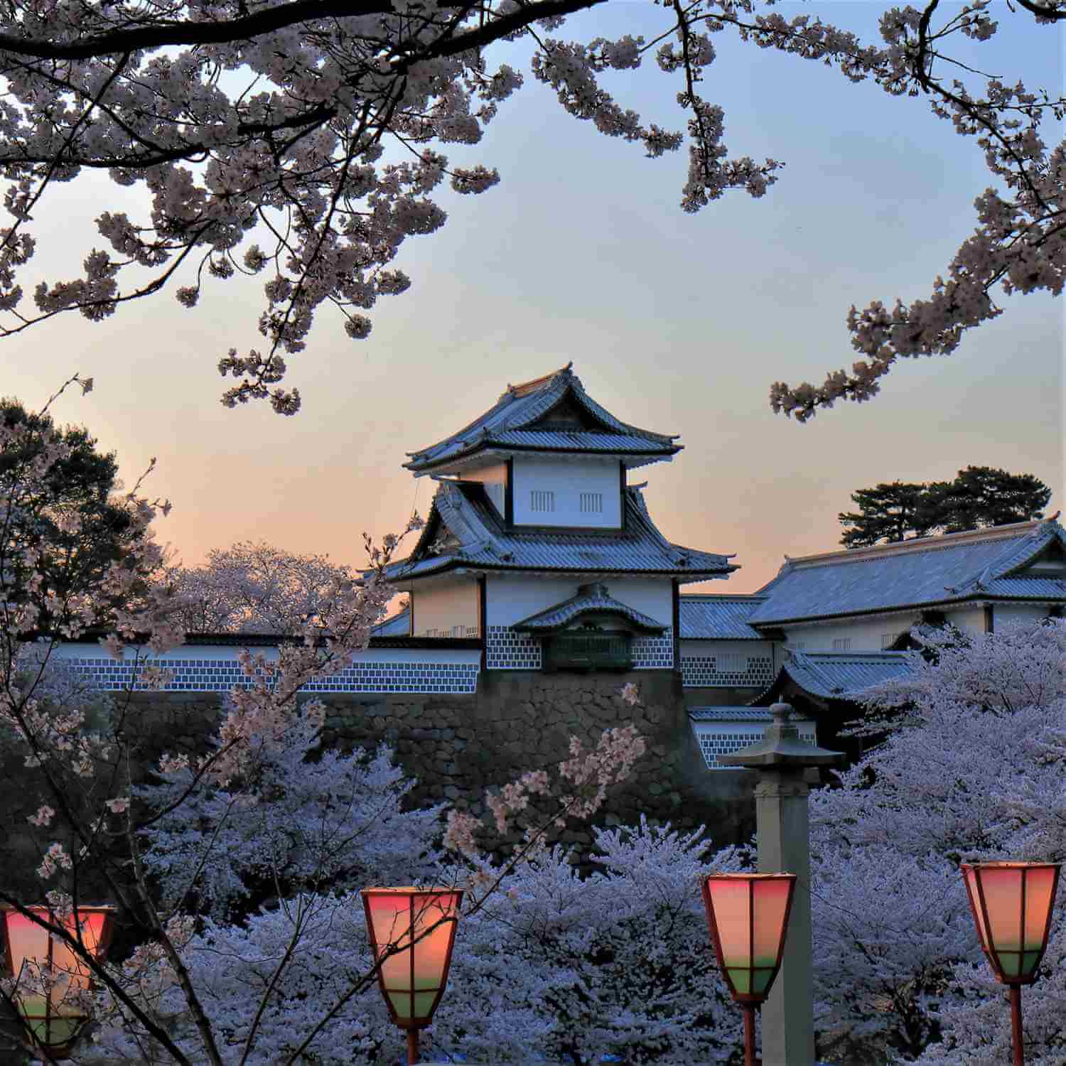 Scenery in Kanazawa, Ishikawa Prefecture = Shutterstock 3