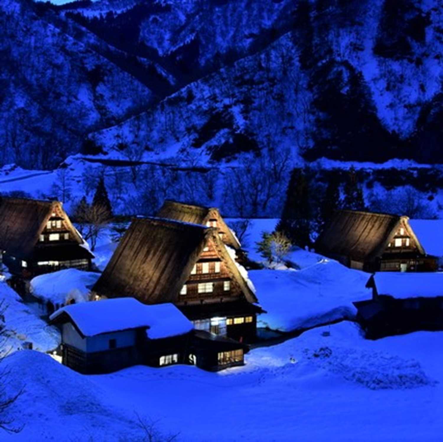 Photos of snow-covered villages5 Gokayama