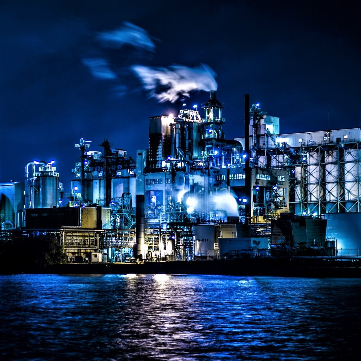 Night view of Japanese factories 3
