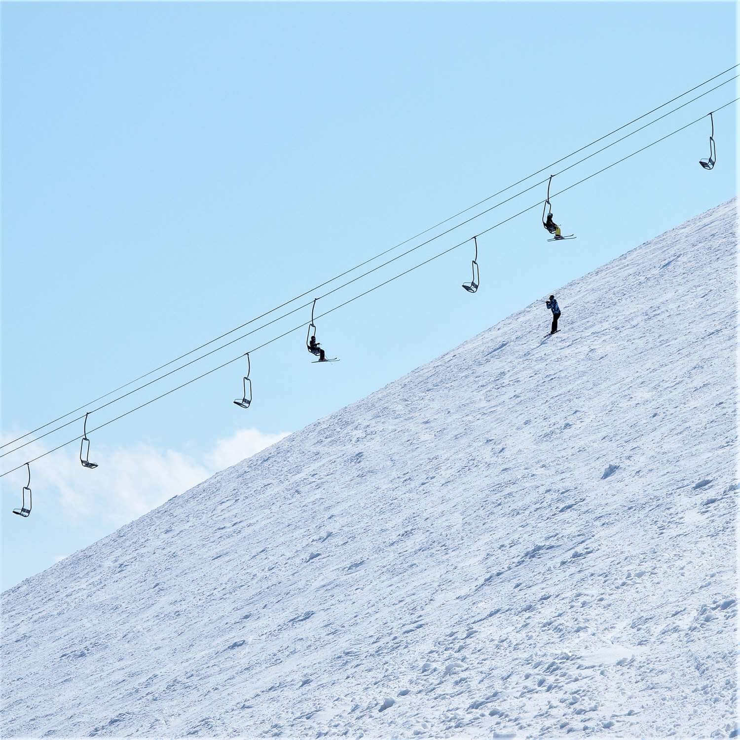 Winter at Niseko Ski Resort in Hokkaido = AdobeStock 2