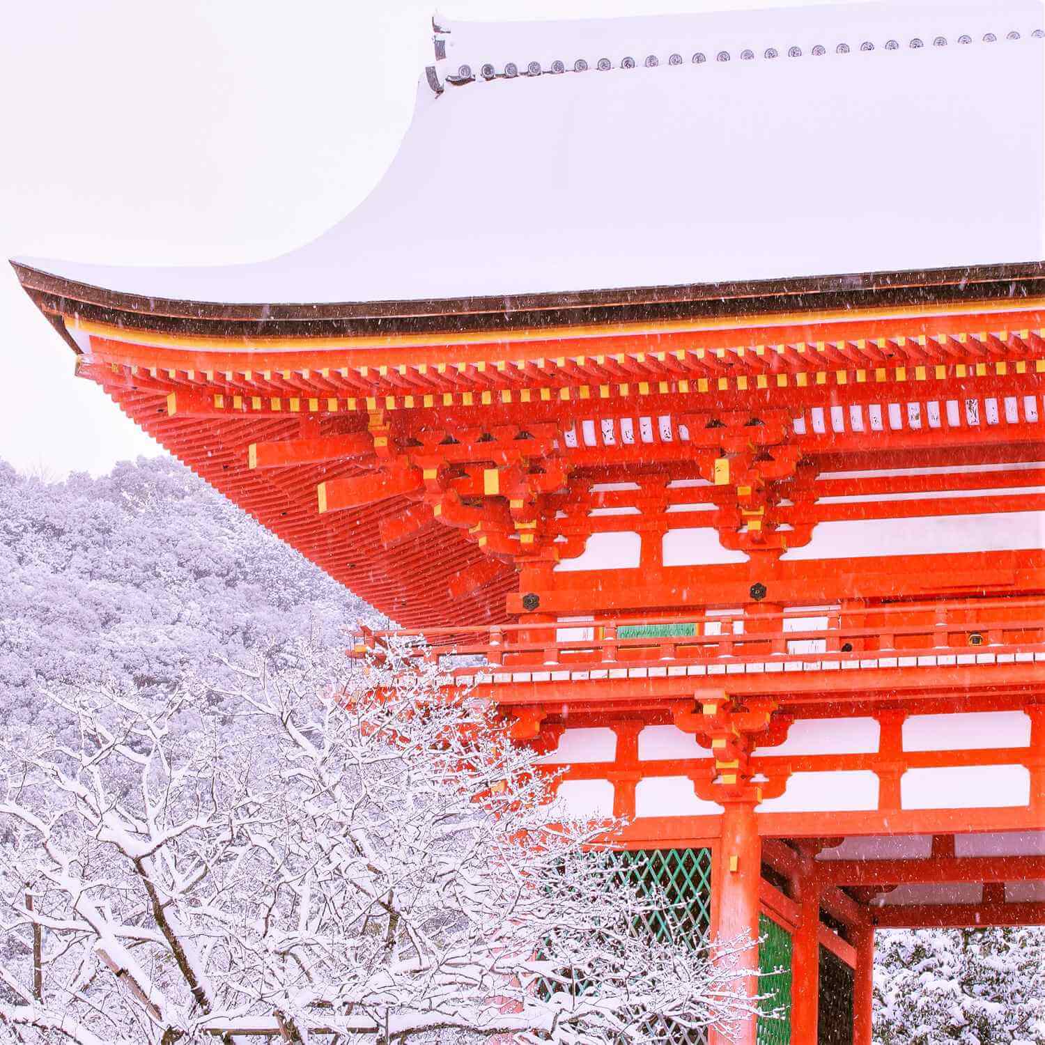 Kiyomizudera Temple covered with snow = Shutterstock 2