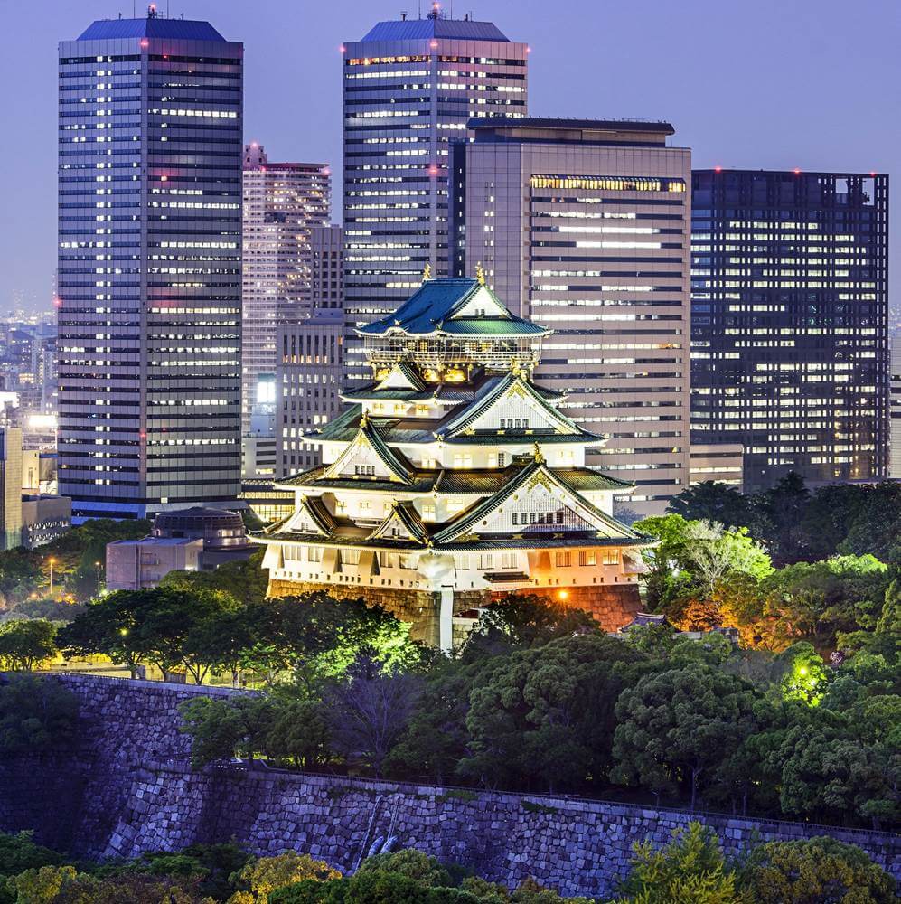 Osaka Castle in the center of Osaka city. The castle tower was rebuilt in 1931, but the view from the top floor is wonderful = Shutterstock 10