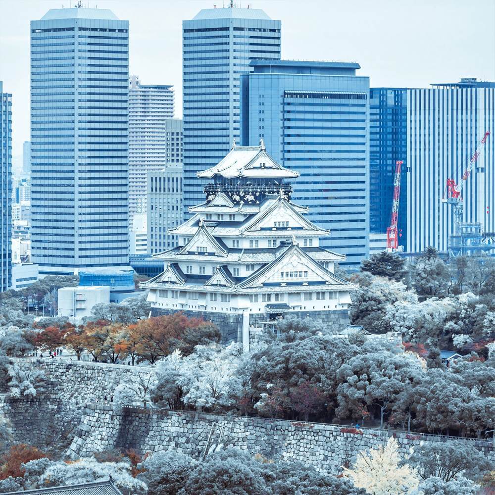 Osaka Castle in the center of Osaka city. The castle tower was rebuilt in 1931, but the view from the top floor is wonderful = Shutterstock 9