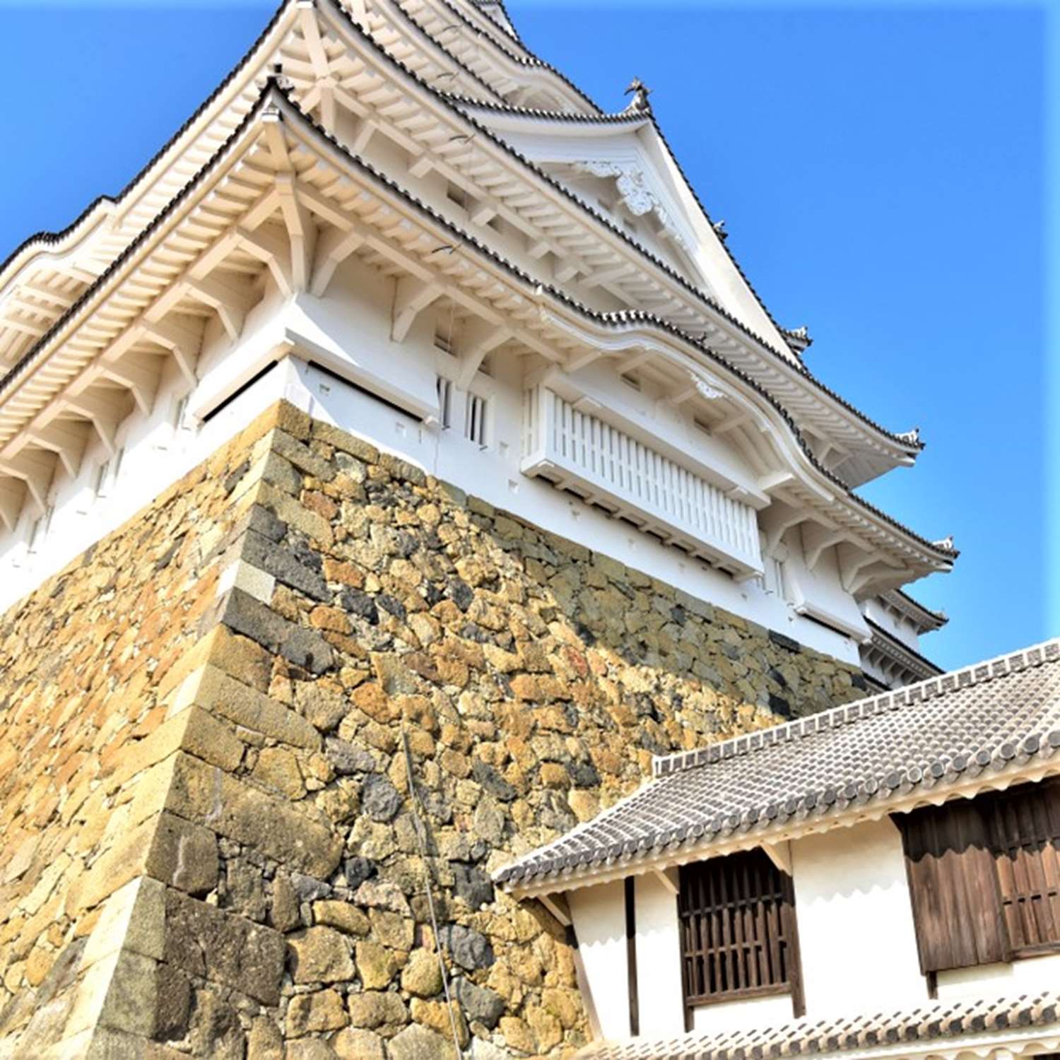 Himeji Castle in Hyogo Prefecture = Shutterstock 9