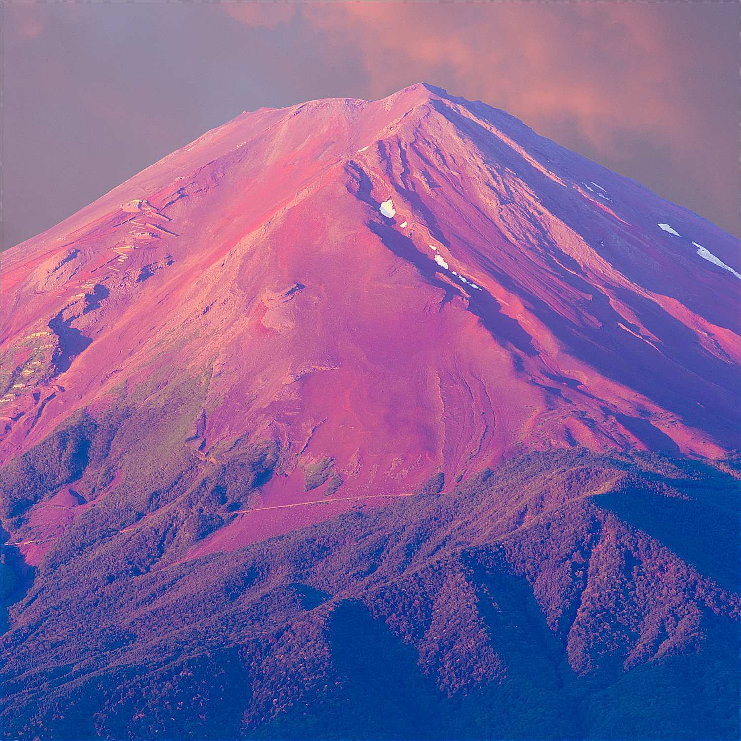 Climbing Mt. Fuji in summer = Shutterstock 12