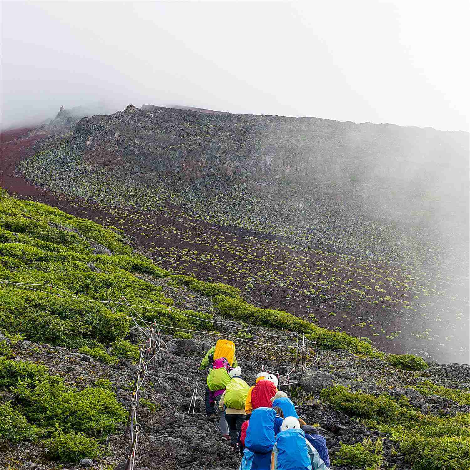 Climbing Mt. Fuji in summer = Shutterstock 3