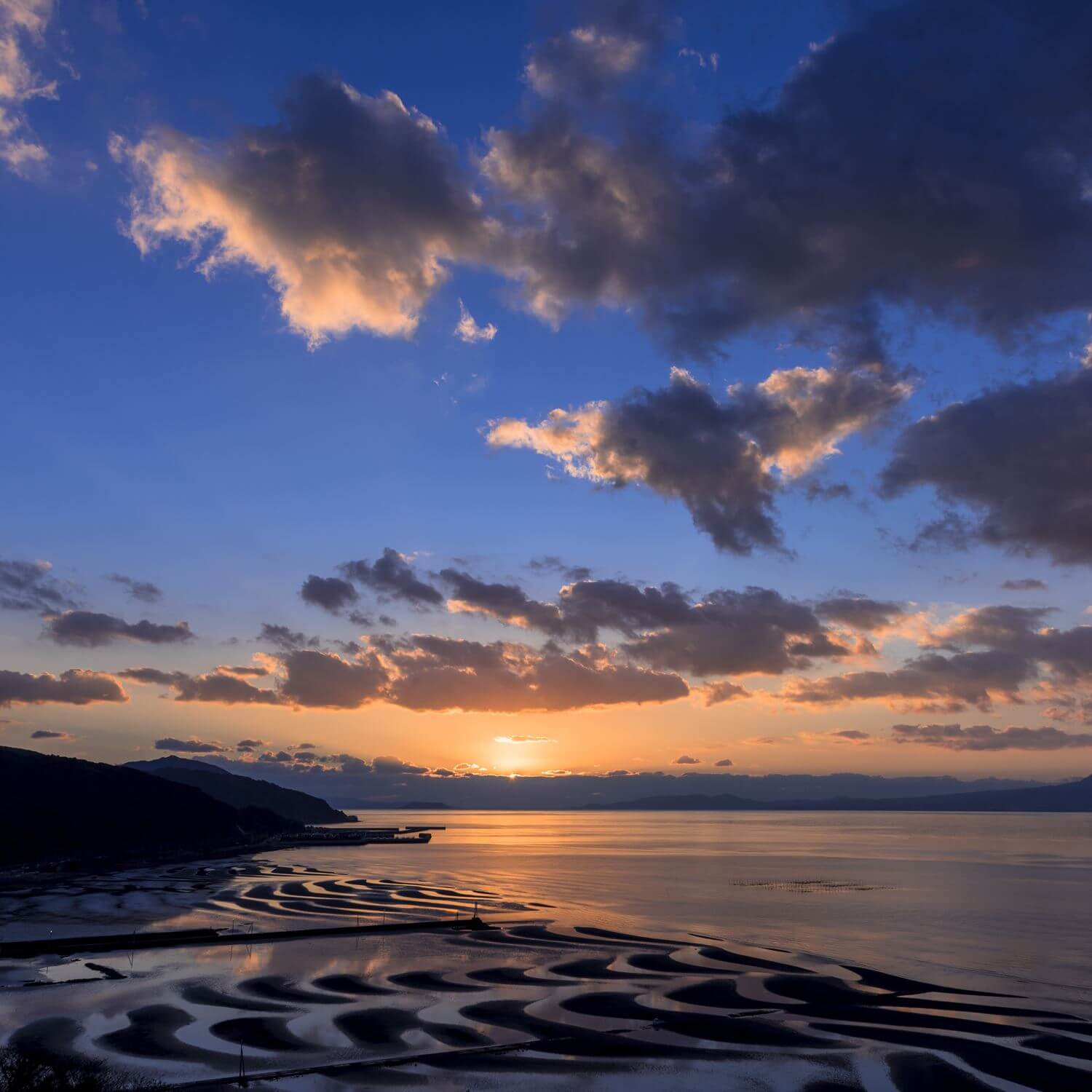 Okoshiki Coast in the Ariake Sea, Kyushu = Shutterstock 2