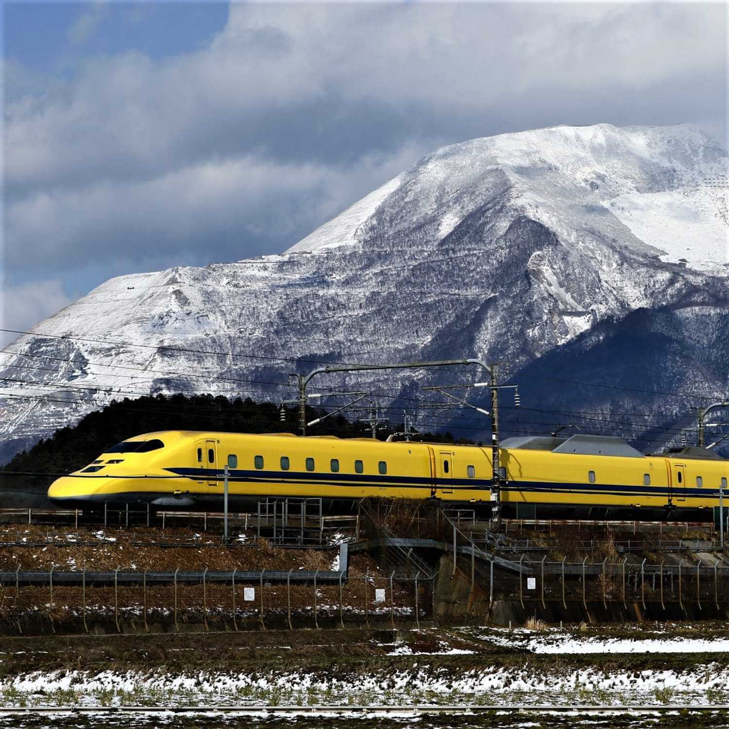 The Shinkansen connects various parts of Japan in accurate time 6