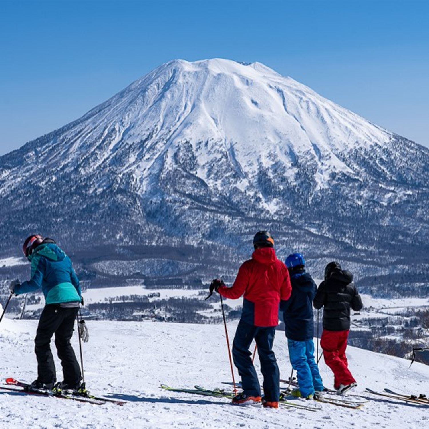 Mt. Yotei in Hokkaido = Shutterstock