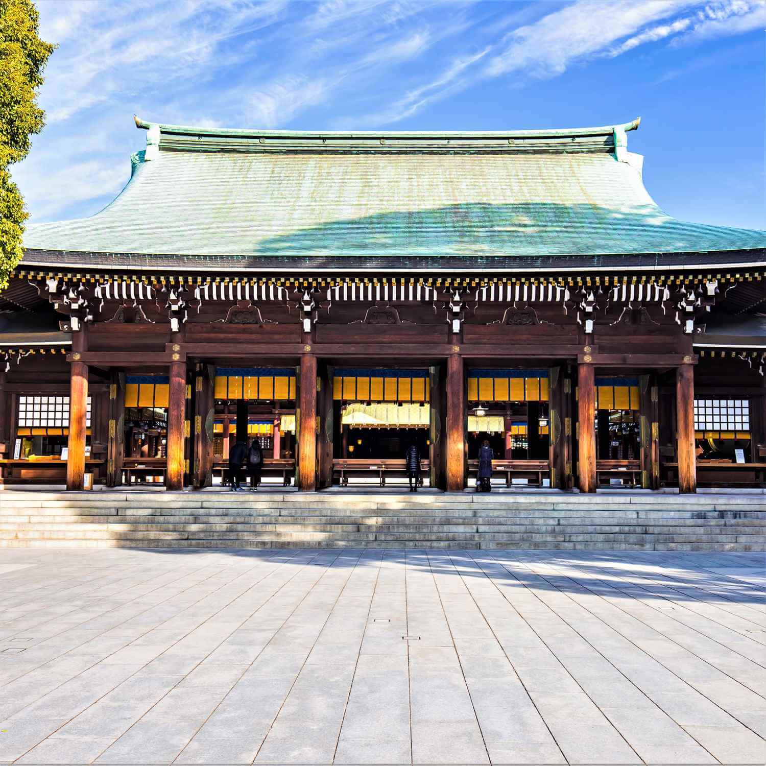  The Meiji Jingu Shrine in Tokyo = AdobeStock 9