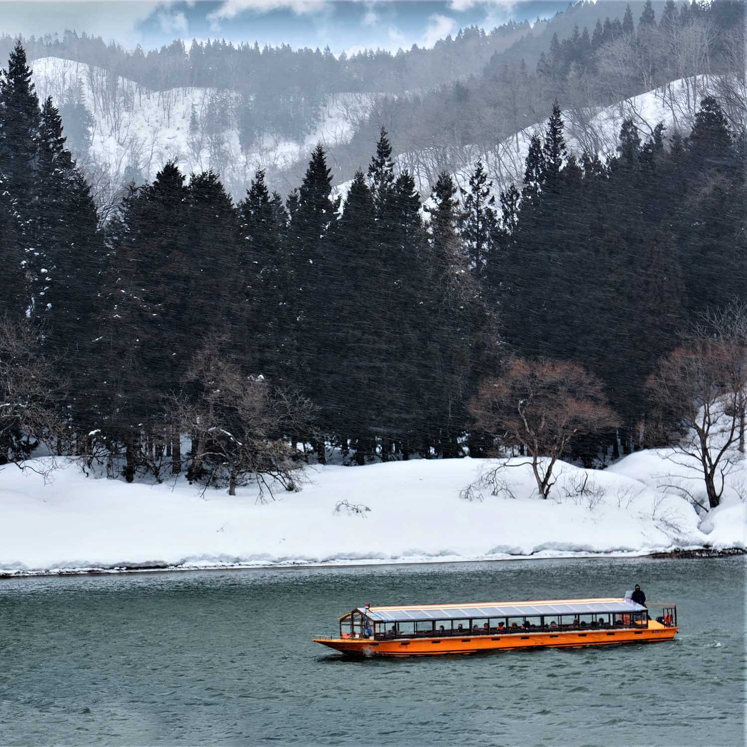 Mogami River in Yamagata Prefecture = Shutterstock 7