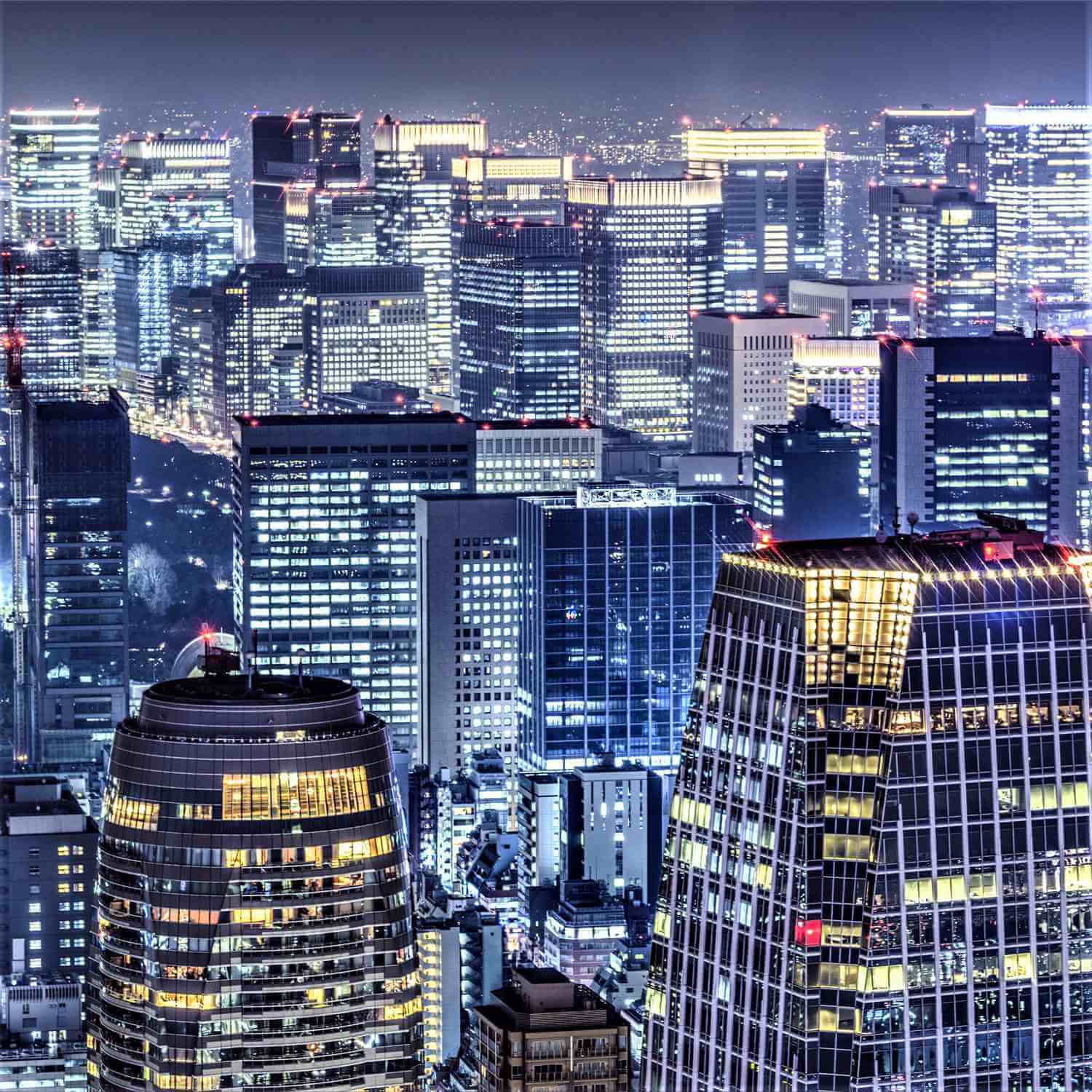 Tokyo's Best Night View Spots (6) Marunouchi and Otemachi = Shutterstock