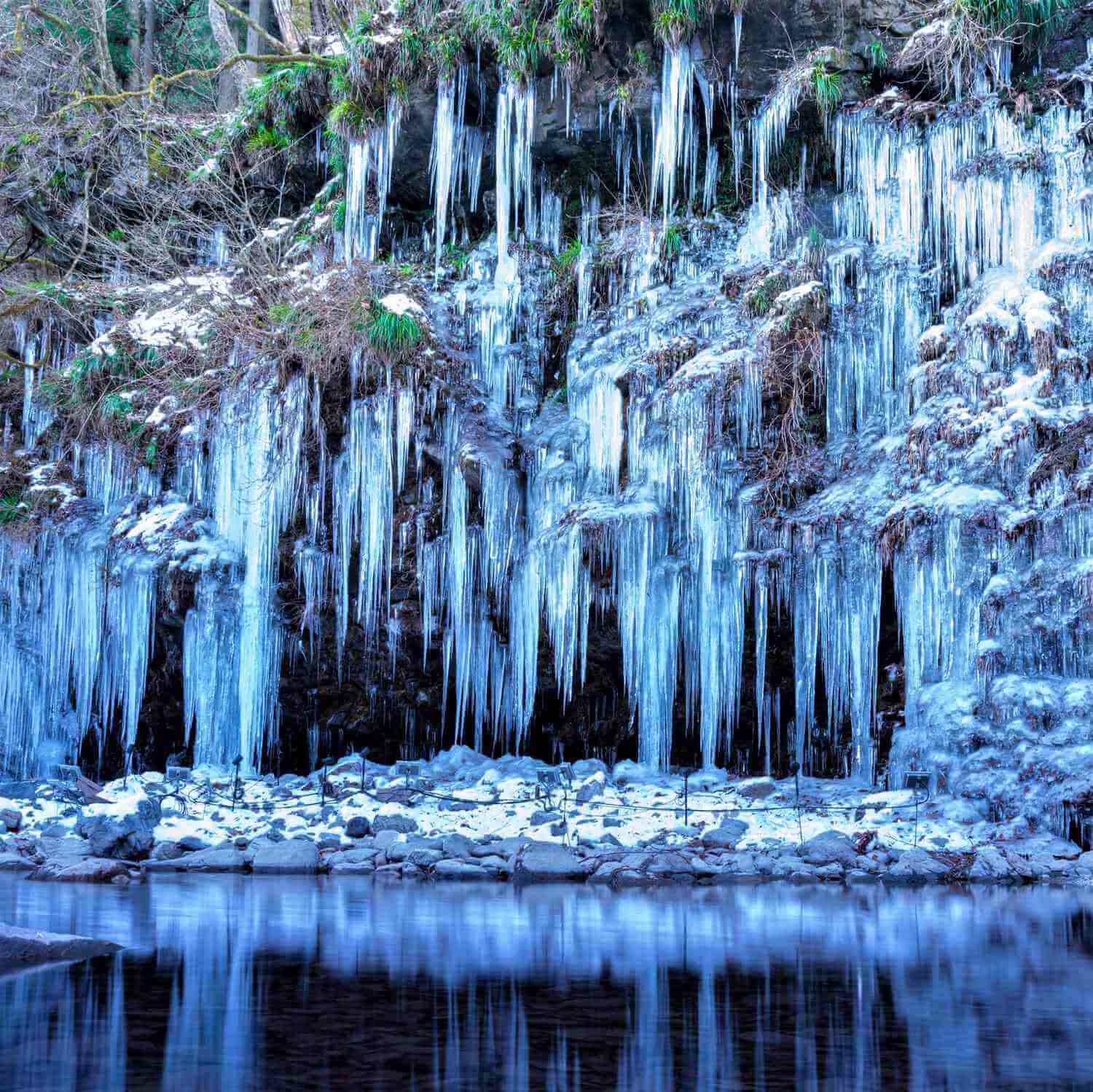The icicles in Chichibu = Shutterstock 4