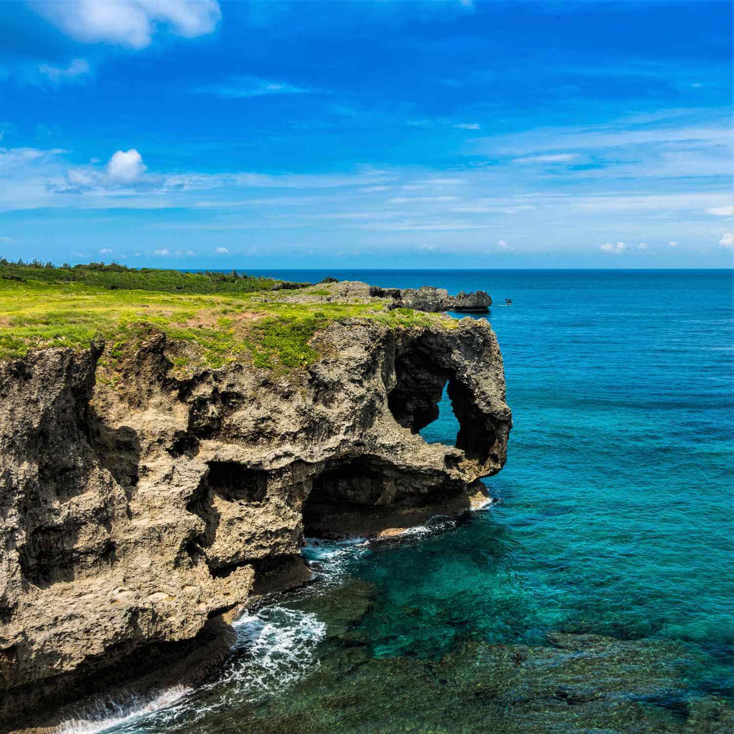 Cape Manzamo, a scenic spot on the main island of Okinawa, Okinawa = Shutterstock