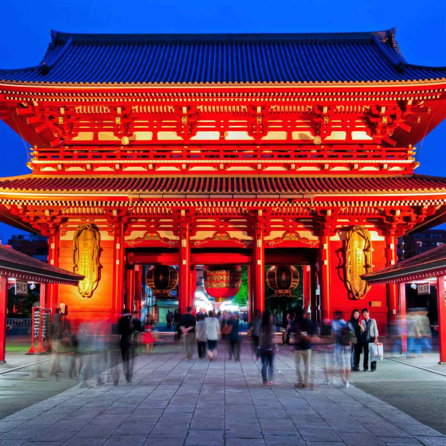Sensoji Temple in Asakusa, Tokyo = Shutterstock 8