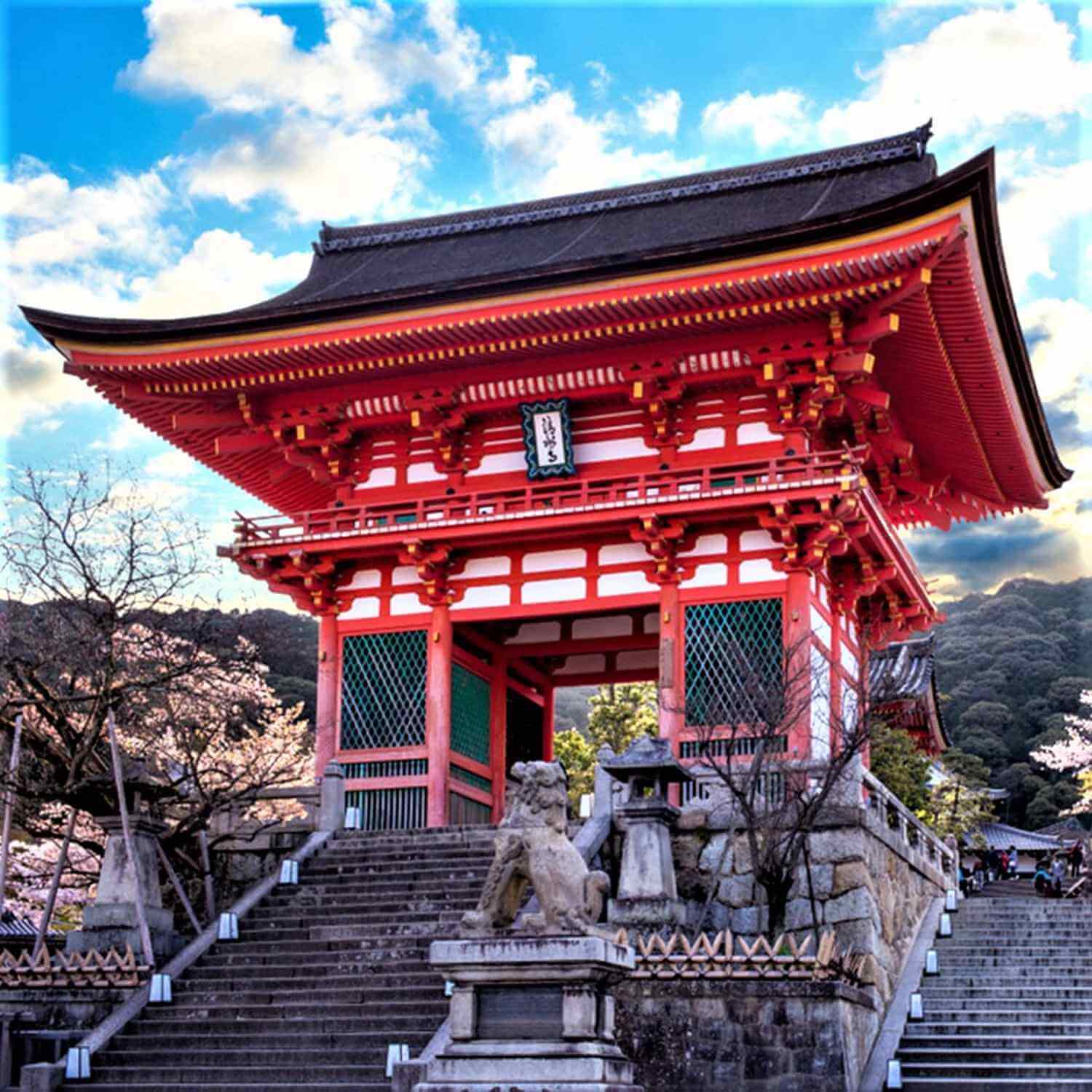 Kiyomizudera Temple in Kyoto = Shutterstock 4