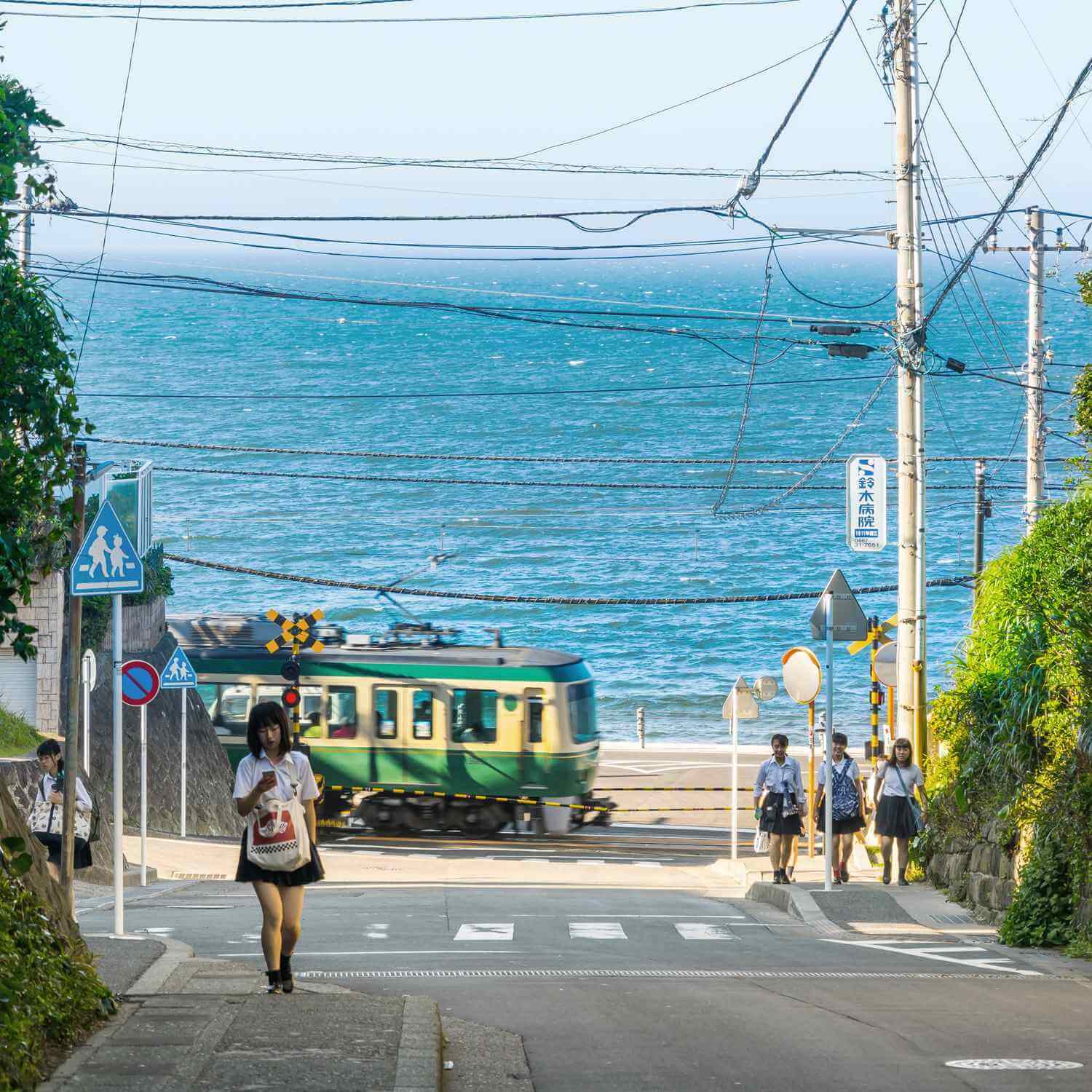 Kamakura koko station of Enoshima Dentetsu Line is a famous spot used for film and drama location = Shutterstock 3
