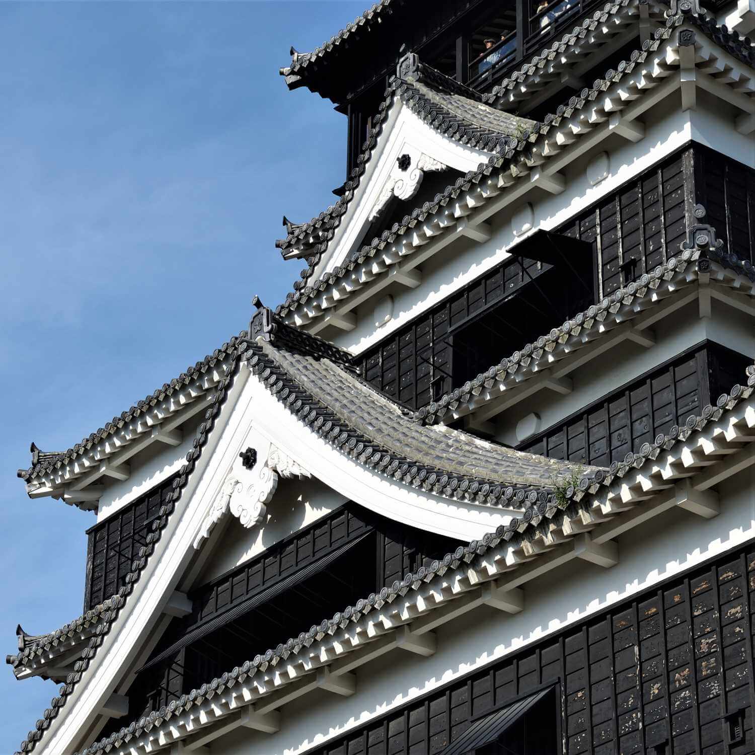 Kumamoto Castle in Kyushu, Japan = Shutterstock 7