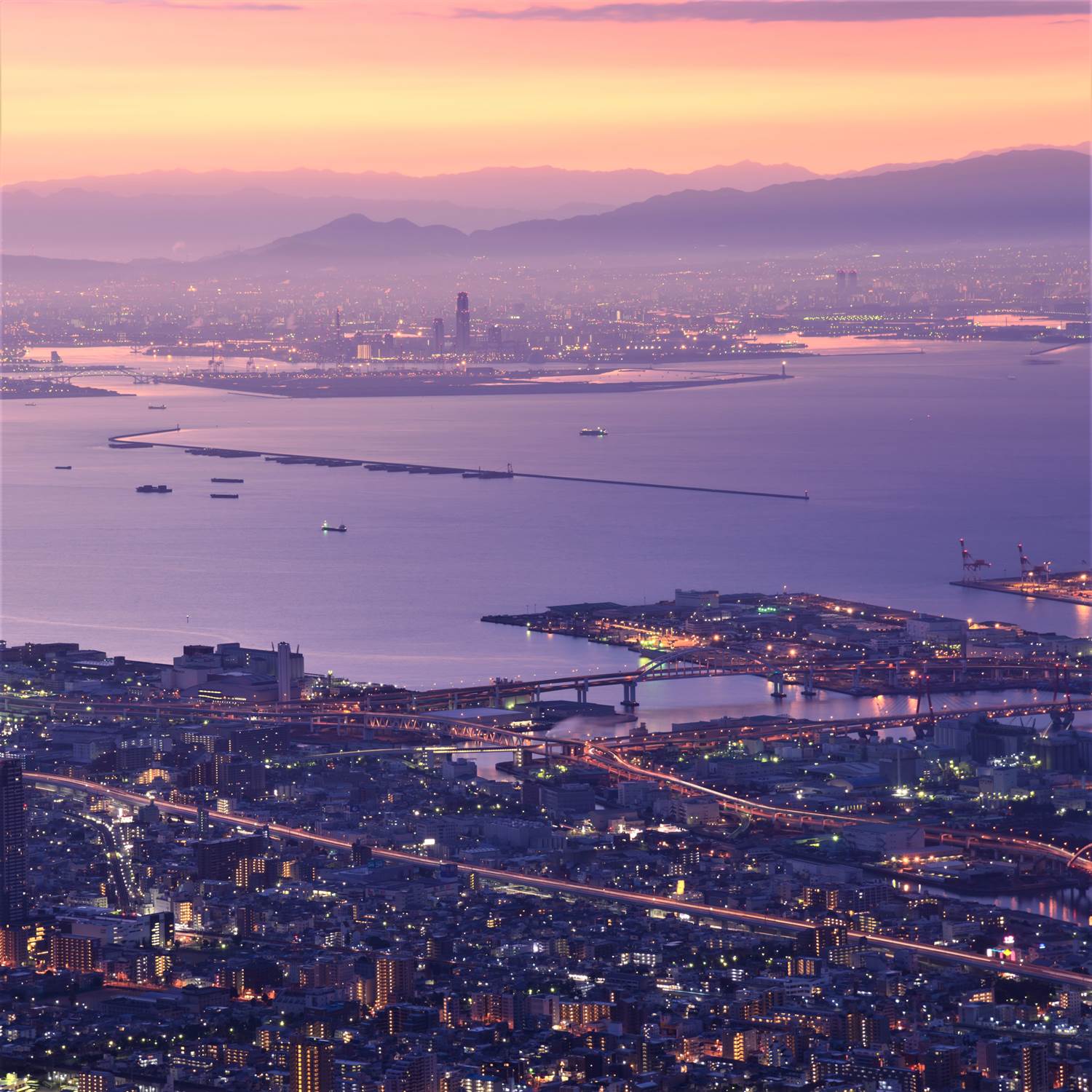 Night View of Kobe = Shutterstock 5