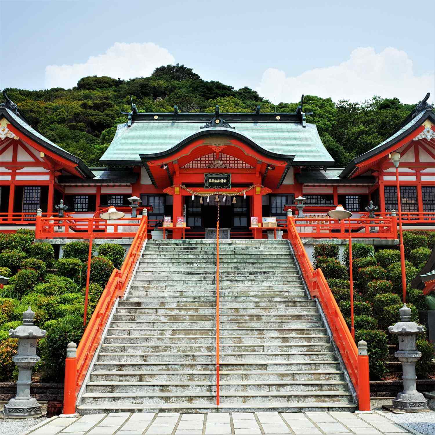 Motonosumi Shrine in Yamaguchi Prefecture = Shutterstock 3