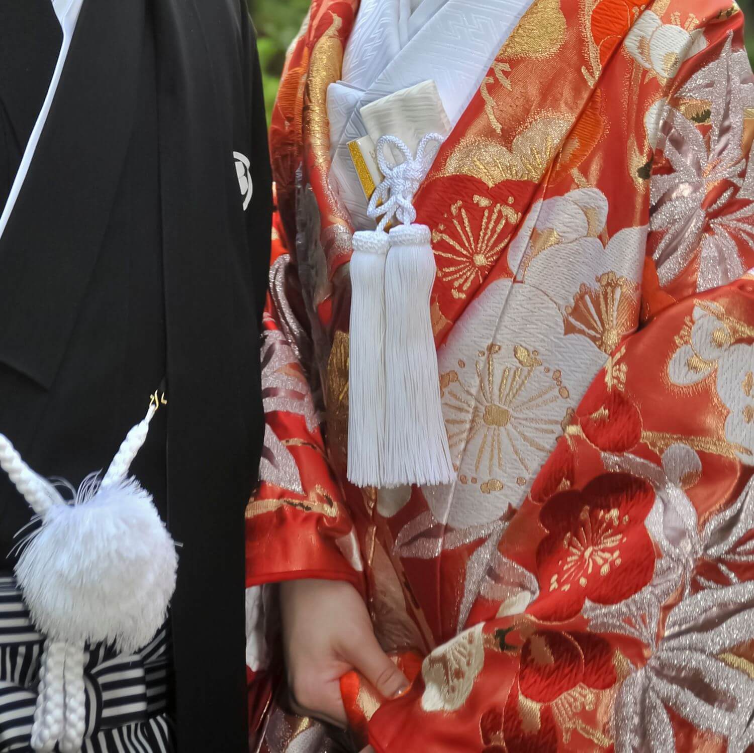 Japanese bride and groom = Shutterstock