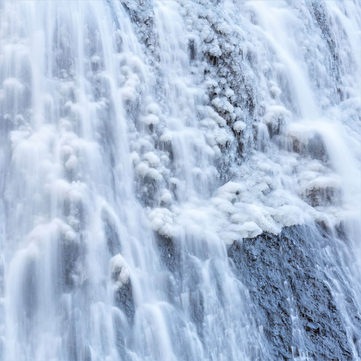 Fukunoda-no-Taki (Fukuda Waterfall ) frozen in winter = Shutterstock 6