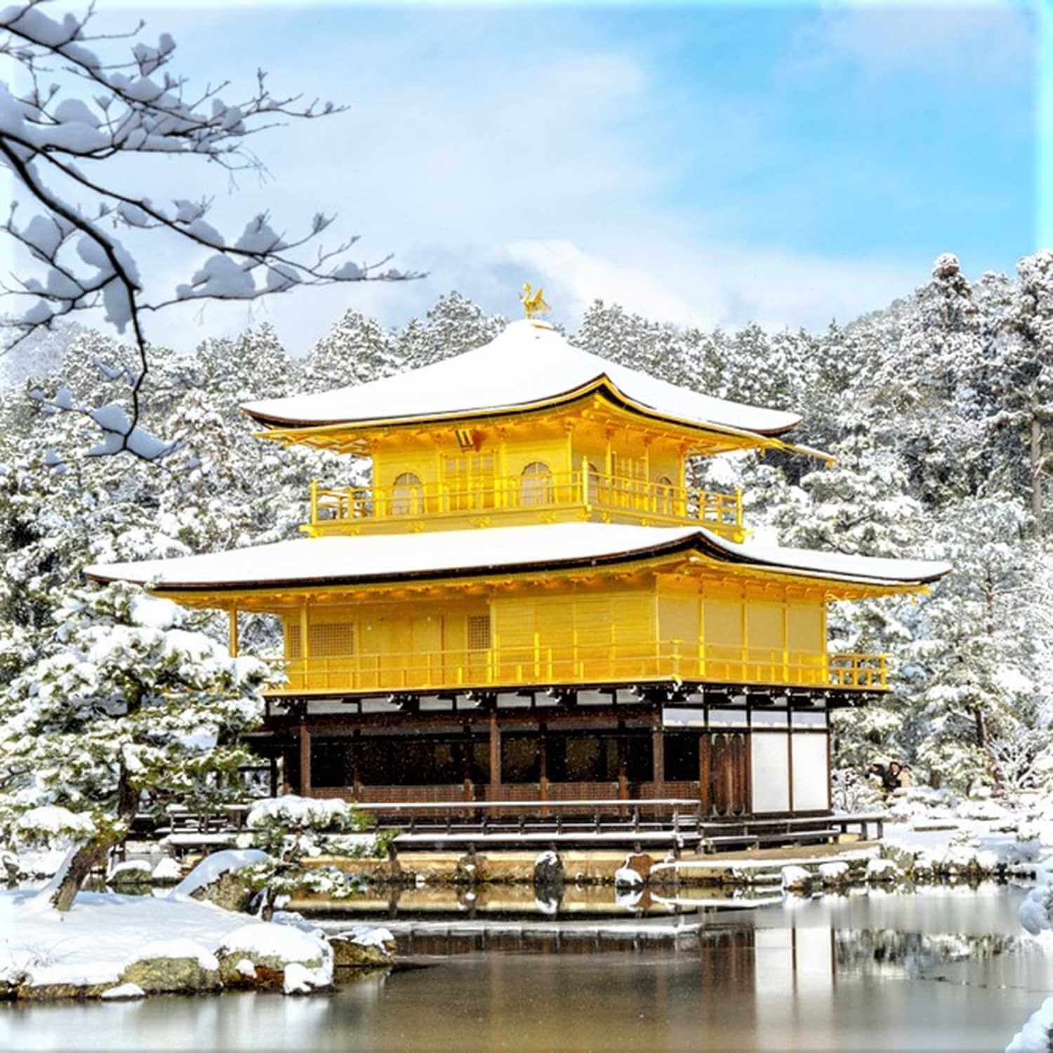 Kinkakuji Temple in Kyoto, Japan = Shutterstock 10