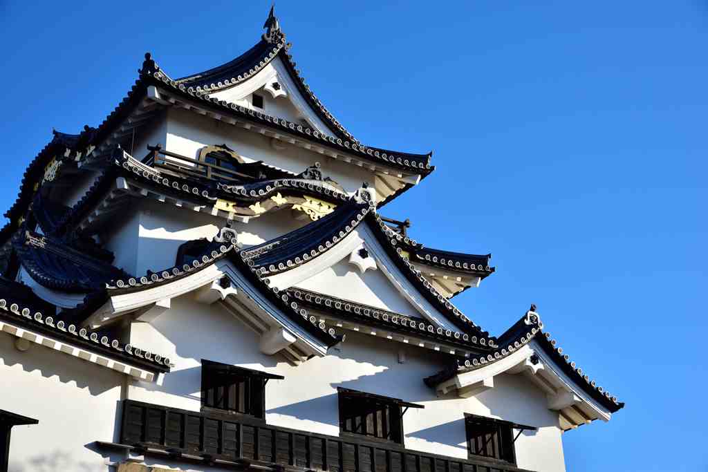 Hikone Castle in Shiga Prefecture = Shutterstock