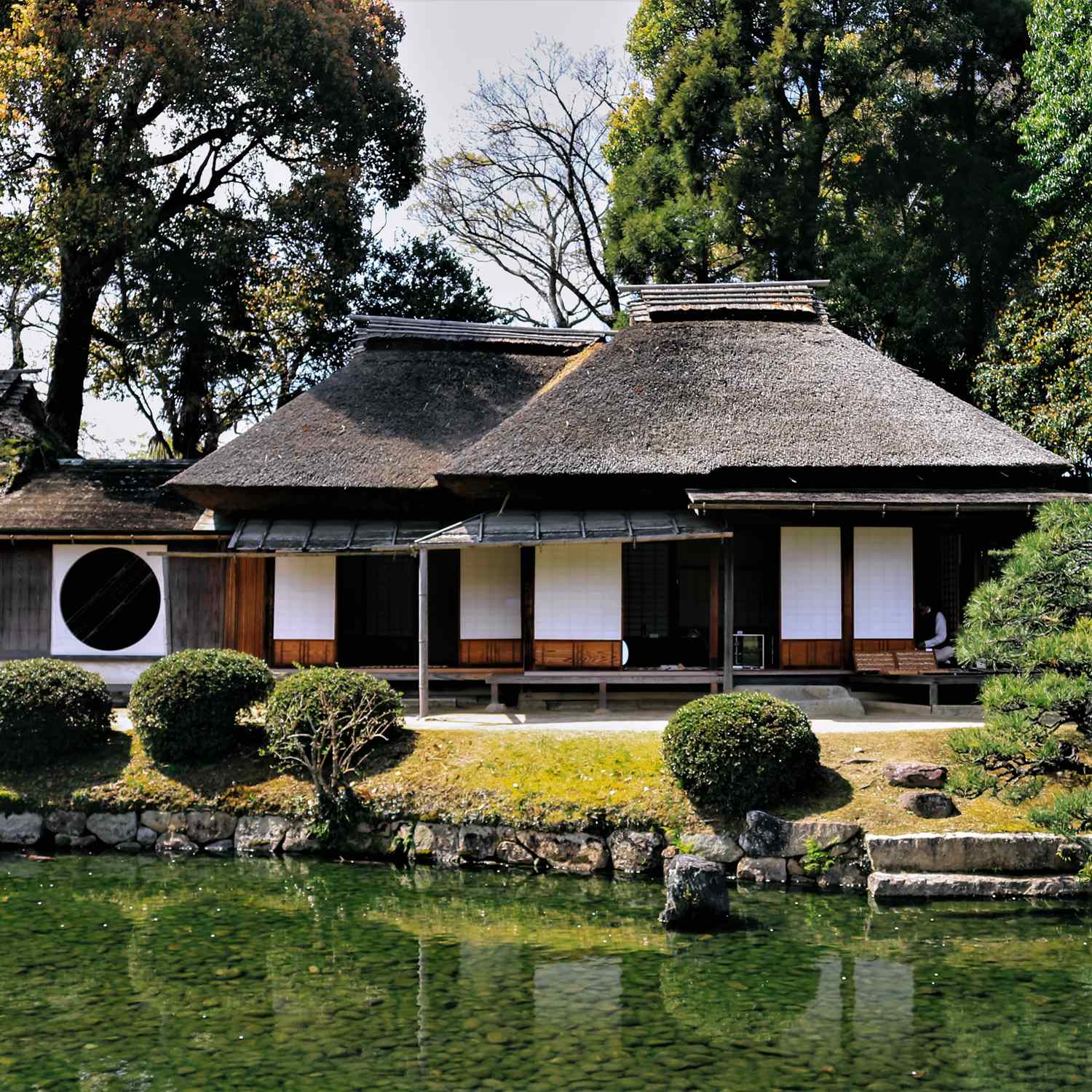 Korakuen Garden in Okayama City, Okayama Prefecture = Shutterstock 6