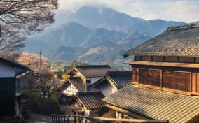 Magome and Tsumago where the image of post towns in the Edo period are left = Shutterstock 1