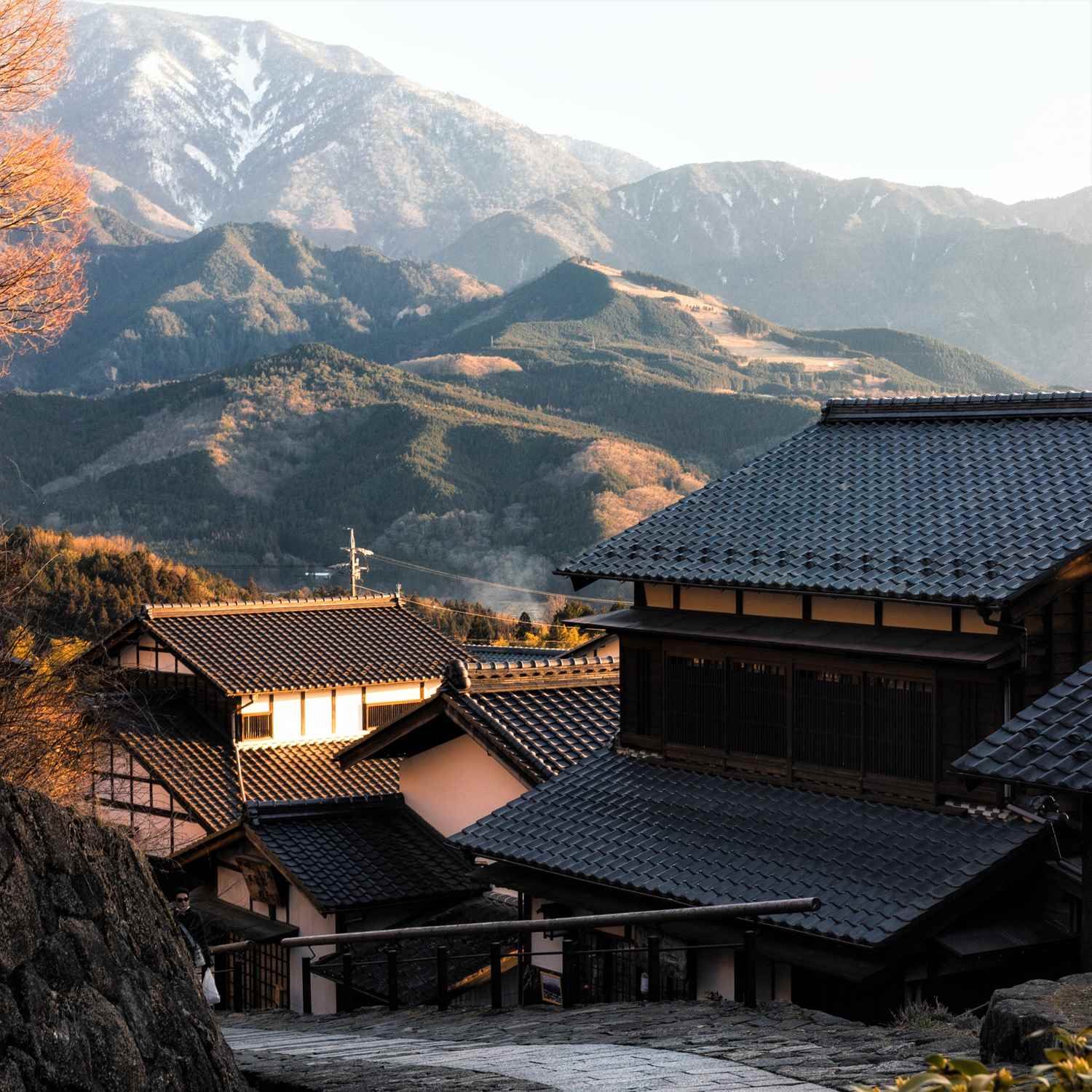 Magome and Tsumago where the image of post towns in the Edo period are left = Shutterstock 6
