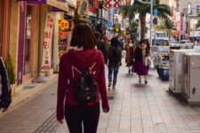 Sightseeing scenery that simply shows the weather and clothes in Okinawa in December1