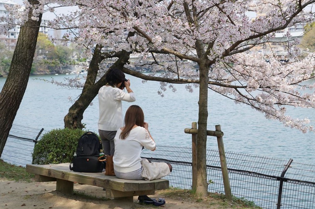 Sightseeing scenery that simply shows the weather in Hiroshima in April2