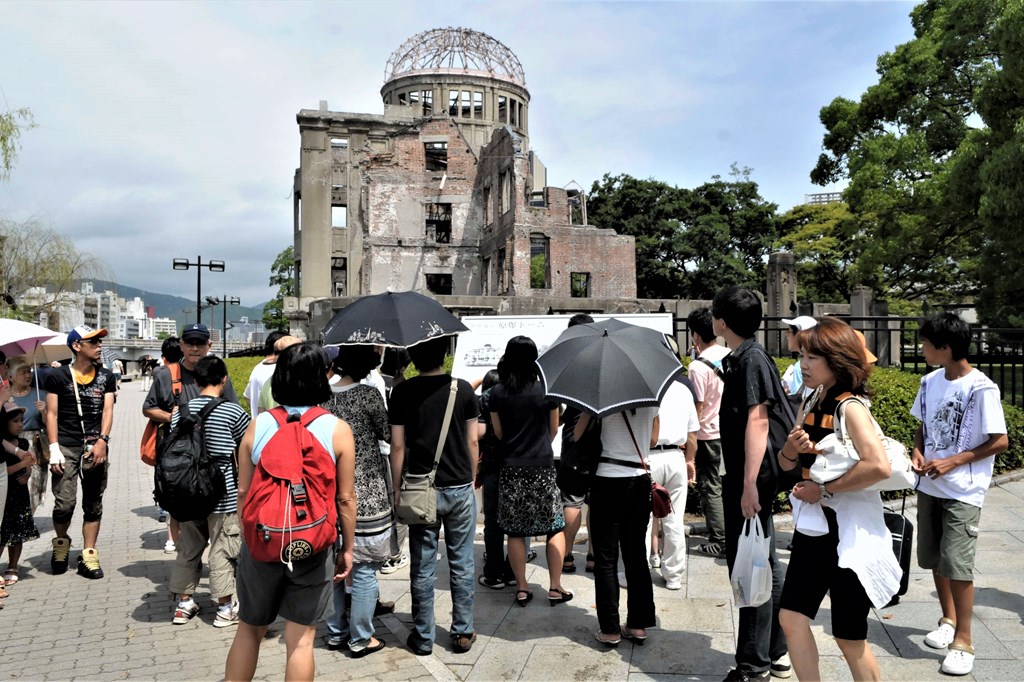 Sightseeing scenery that simply shows the weather and clothes in Hiroshima in august3