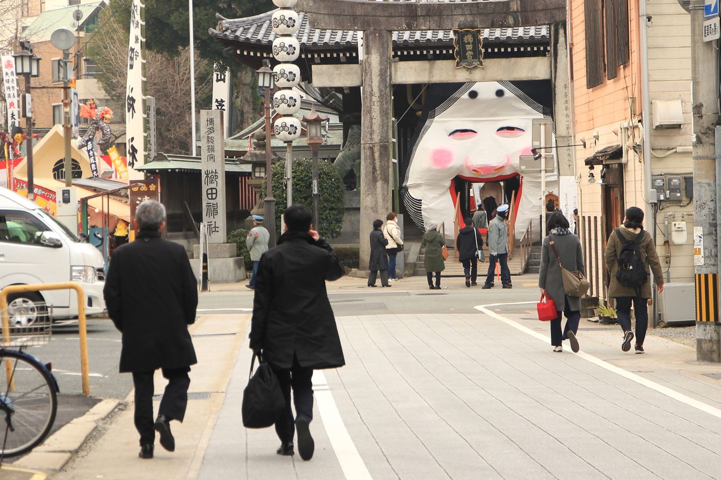 Sightseeing scenery that simply shows the weather and clothes in Fukuoka in February3