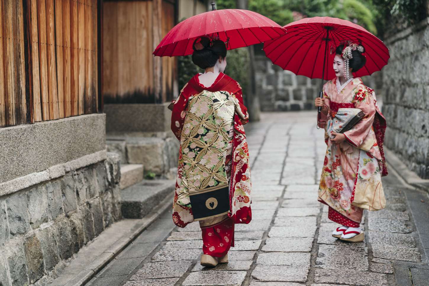 Video: Kyoto / Its Sights and Beautiful Seasonal Scenery